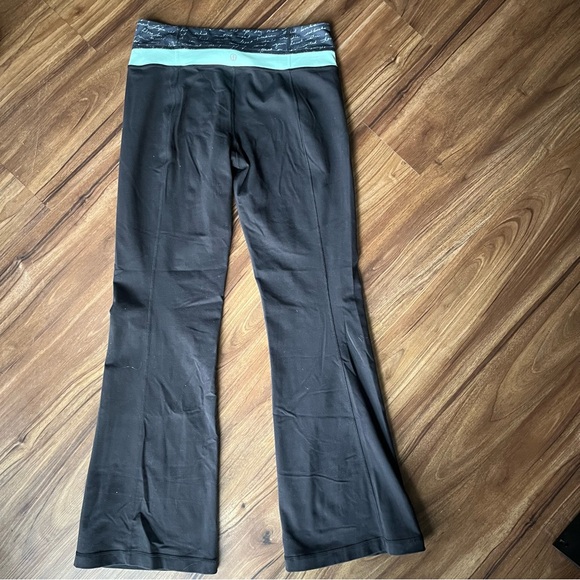 Lululemon Groove Pants - Picture 5 of 6